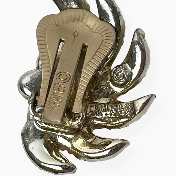 Vintage Kramer Clip On Earrings Faux Pearls Gold Tone Leaves Textured Signed - Picture 8 of 9